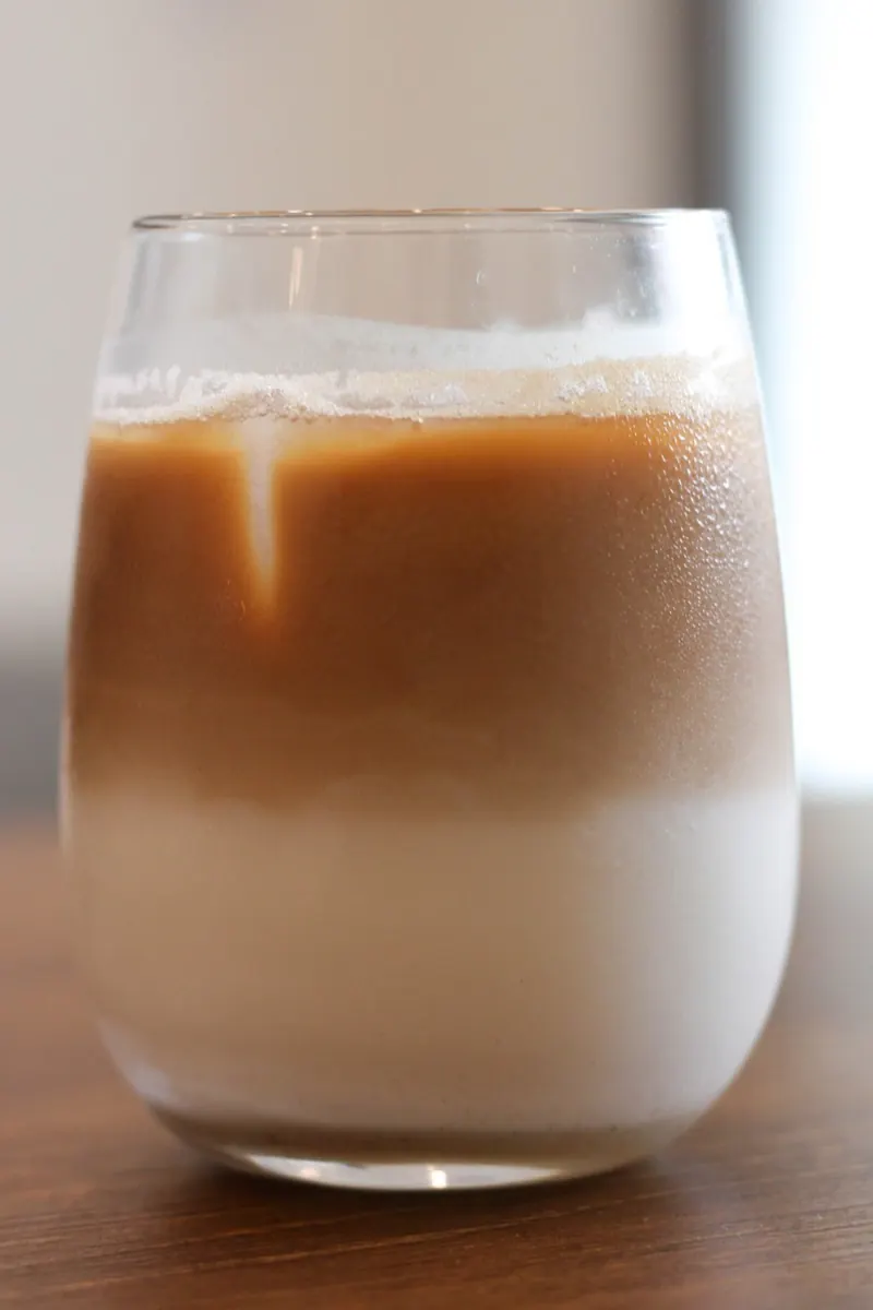Latte glacé en verre